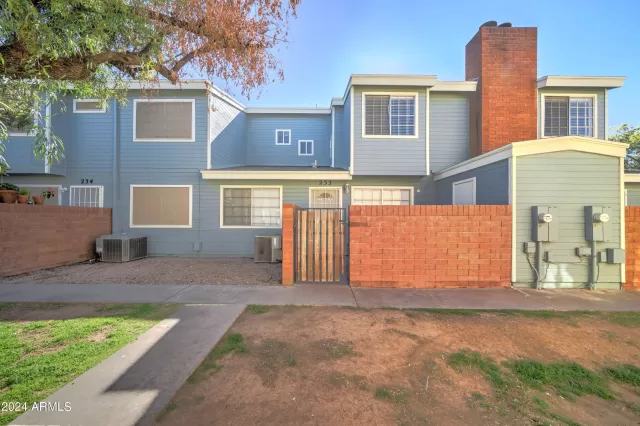 MLS: 6657526 Condo For Sale