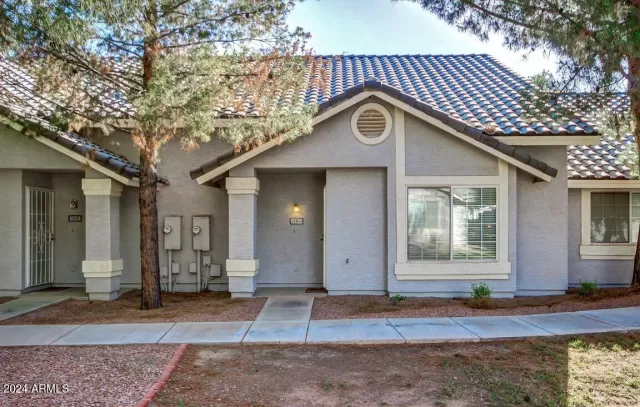 MLS: 6657586 Condo For Sale