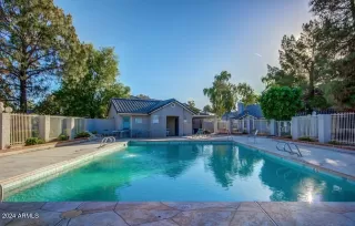 Photo #5: 6657586 Listing