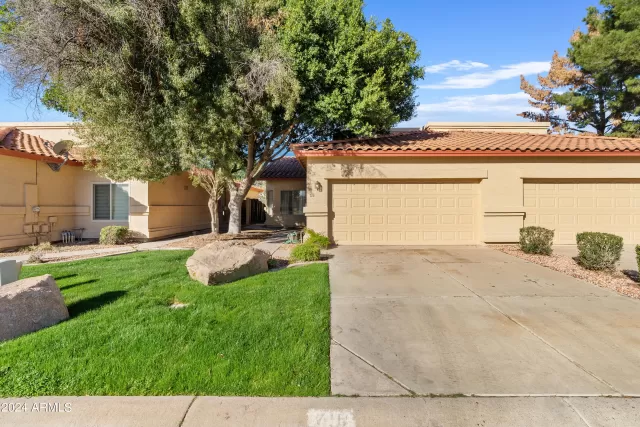 MLS: 6657802 Condo For Sale