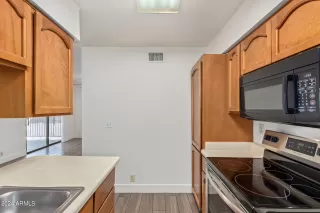 Photo #5: 6658086 Listing 