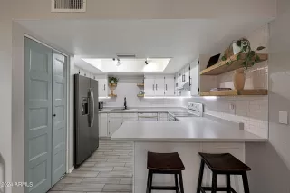 Photo #5: 6658237 Listing 