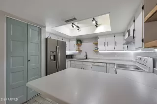 Photo #6: 6658237 Listing 