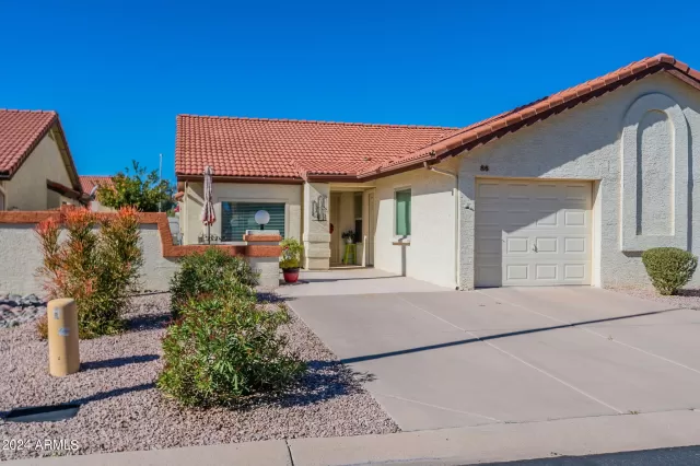 MLS: 6658472 Condo For Sale