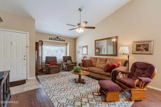 Photo #6: 6658472 Listing