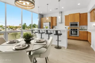 Photo #3: 6658514 Listing