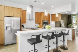 Photo #5: 6658514 Listing