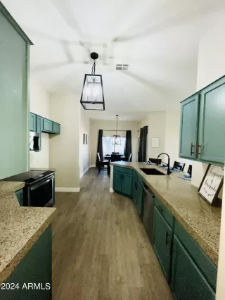 Photo #3: 6658719 Listing