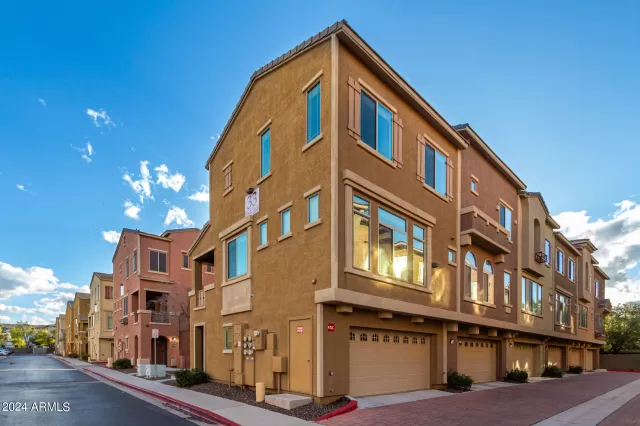 MLS: 6658779 Condo For Sale