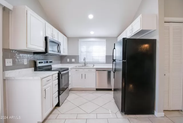 MLS: 6658822 Condo For Sale