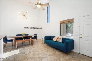 Photo #3: 6658889 Listing