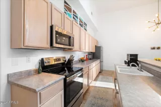 Photo #6: 6658889 Listing