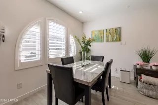 Photo #5: 6658953 Listing 