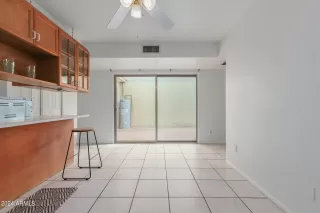 Photo #3: 6659035 Listing 