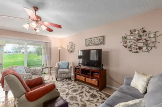 Photo #5: 6659386 Listing