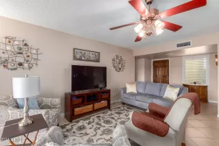 Photo #6: 6659386 Listing