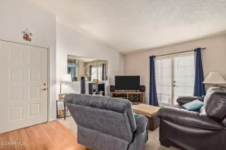 Photo #4: 6659473 Listing 