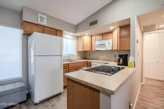 Photo #5: 6659512 Listing 