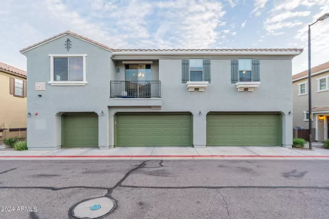 MLS: 6659749 Condo For Sale