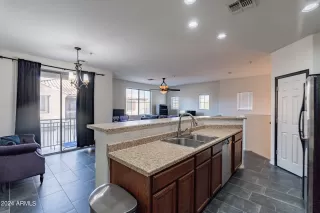 Photo #3: 6659749 Listing