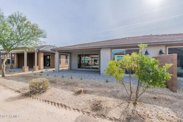 MLS: 6659758 Condo For Sale