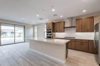 Photo #2: 6659758 Listing