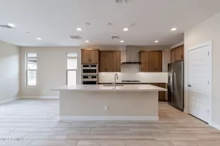 Photo #3: 6659758 Listing