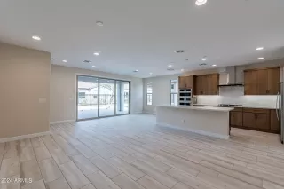 Photo #4: 6659758 Listing