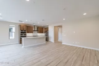 Photo #5: 6659758 Listing