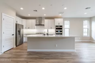 Photo #5: 6659762 Listing 