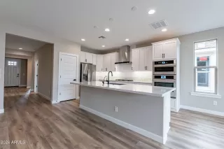 Photo #6: 6659762 Listing 