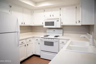 Photo #6: 6659846 Listing 