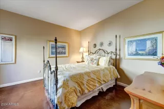 Photo #6: 6659886 Listing