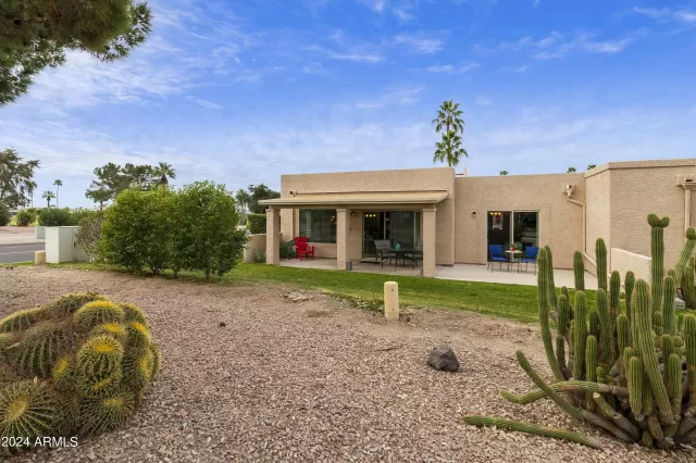 MLS: 6659968 Condo For Sale