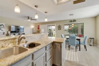 Photo #5: 6659968 Listing