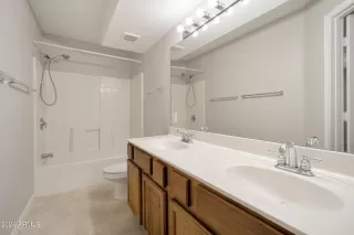 Photo #5: 6660035 Listing