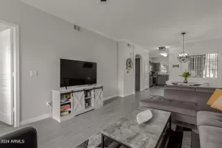 Photo #4: 6660114 Listing