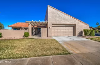 Photo #5: 6660700 Listing