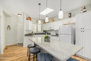 Photo #4: 6660776 Listing