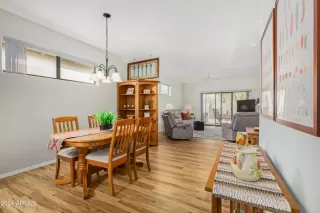 Photo #6: 6660776 Listing