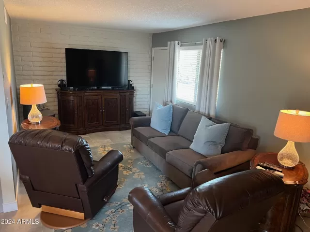 MLS: 6660864 Condo For Sale