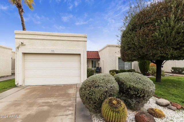 MLS: 6660892 Condo For Sale