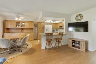 Photo #5: 6660892 Listing