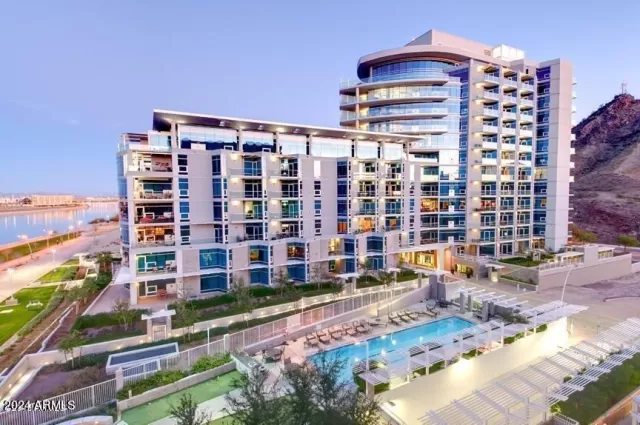 MLS: 6660933 Condo For Sale