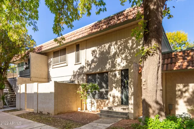 MLS: 6660956 Condo For Sale