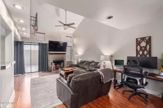 Photo #4: 6660979 Listing