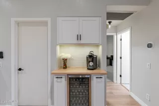 Photo #5: 6660990 Listing