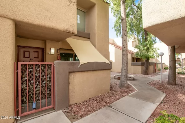 MLS: 6661010 Condo For Sale