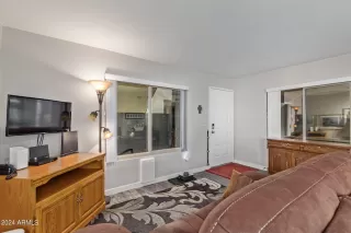 Photo #5: 6661010 Listing