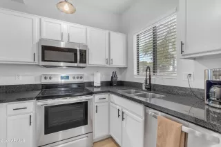 Photo #3: 6661760 Listing 